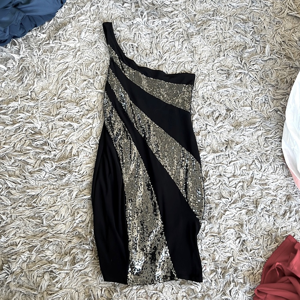 Black sparkly bodycon NYE dress - 1/2